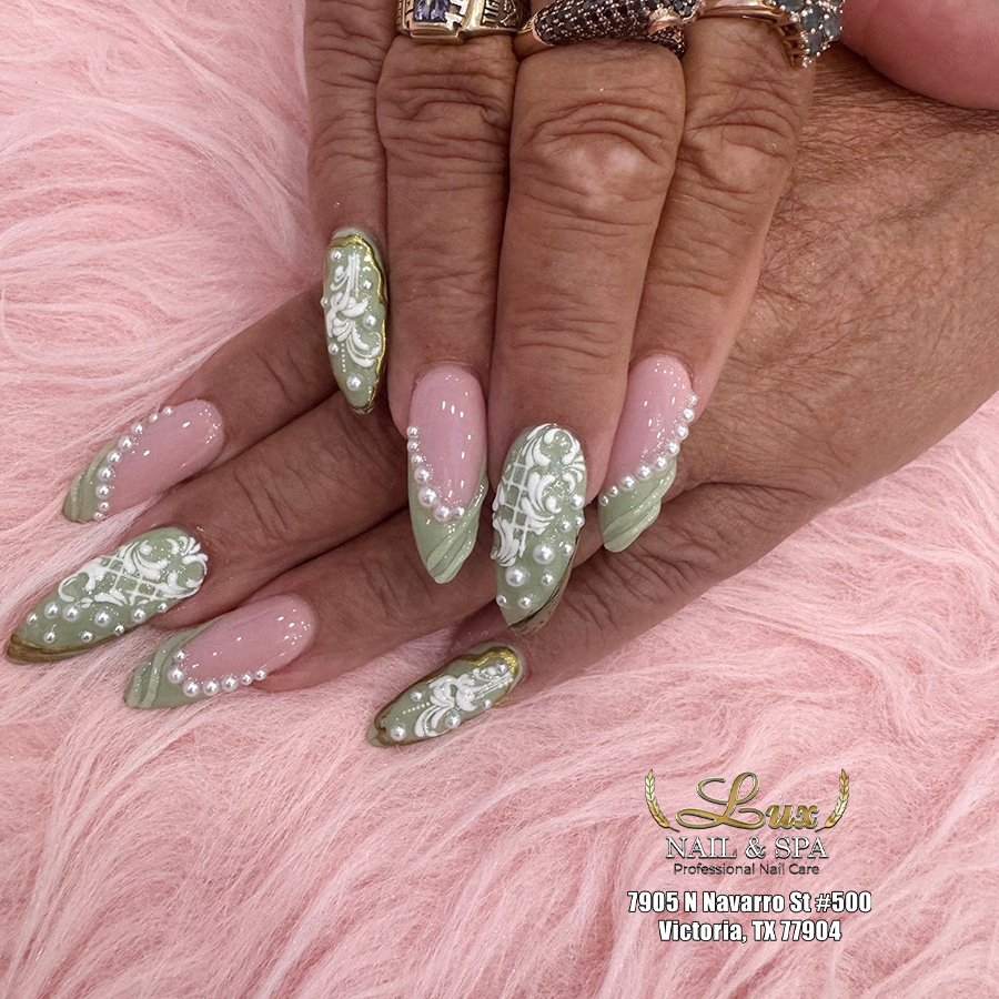 Trendy Nail Designs for April 2026